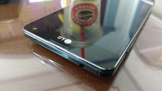 siêu chữa cháy với chip 4 nhân và 2GB ram : LG G F180 - 2