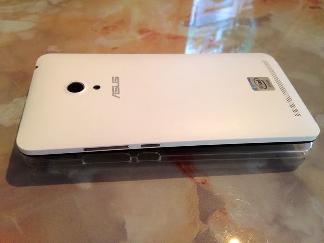 bán ZENFONE 6 đẹp 99% - CPU 4 nhân - ram 2GB và 2 sim tiện lợi - 7