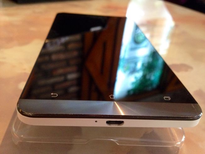 bán ZENFONE 6 đẹp 99% - CPU 4 nhân - ram 2GB và 2 sim tiện lợi - 2