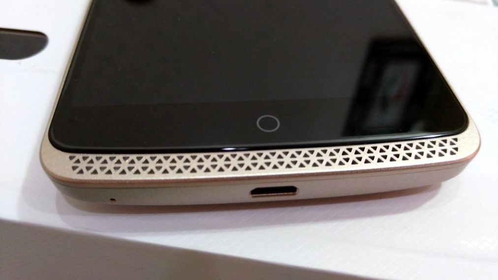 bán vài cái hàng độc ZTE AXON - ZTE Z9 mini - LENOVO VIBE SHOT - 2