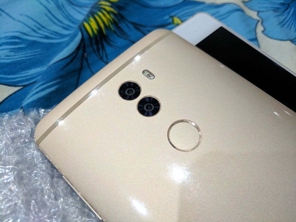 bán QiKU Q5 PLUS và GIONEE ELIFE S8 likenew - 2
