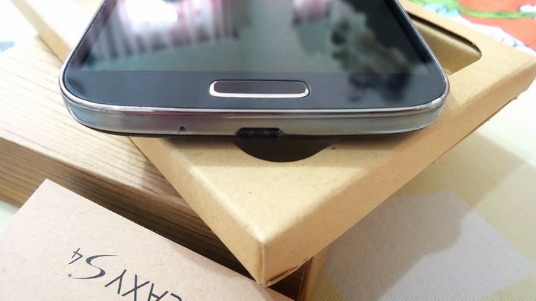 SAMSUNG S4 hàng Mĩ T-Mobile - 99% - fullbox - đen cực đẹp - 3