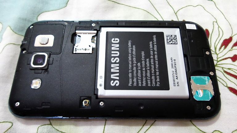 SAMSUNG WIN - 2 sim online - 4 nhân - 4,7 - máy đẹp và rẻ - 2