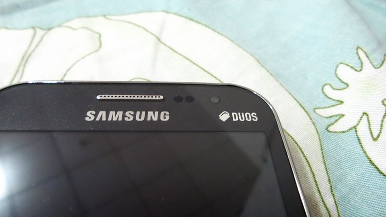 SAMSUNG WIN - 2 sim online - 4 nhân - 4,7 - máy đẹp và rẻ - 3