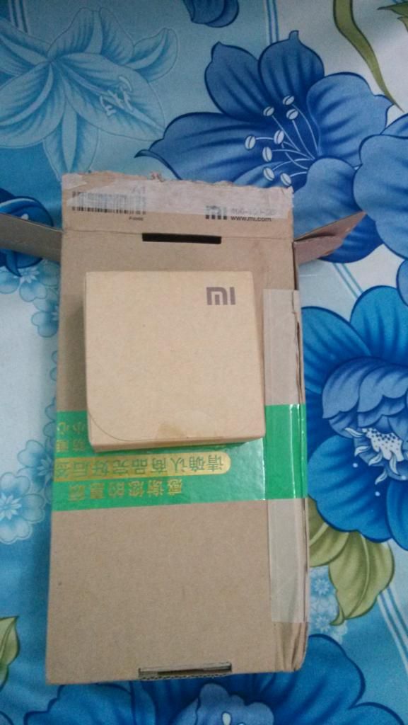 Bán xiaomi mi3W (16G), mi2s (16g), tai nghe piston (gold) - 16