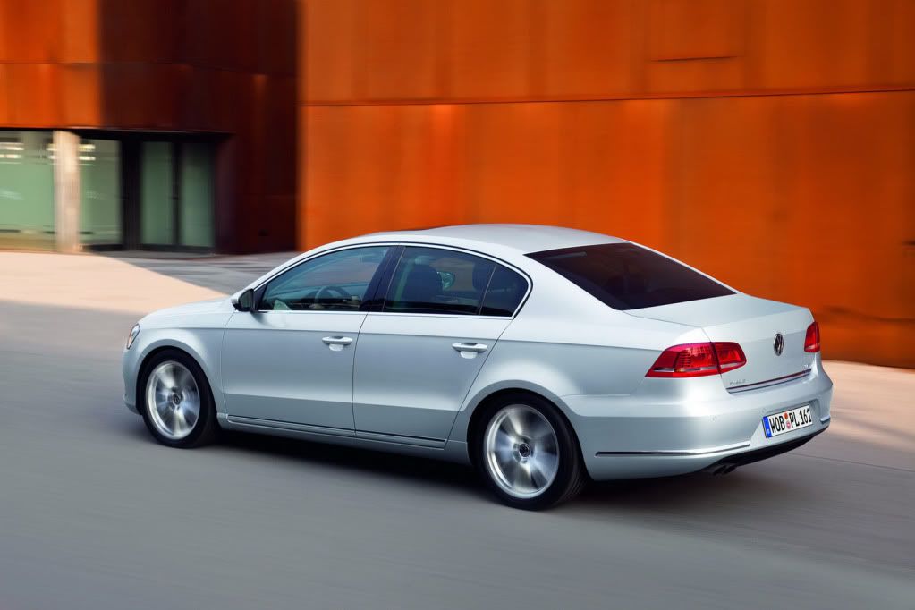 New-VW-Passat-back-angle.jpg