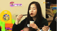 [Resim: tumblr_lcsjboXS8X1qe65h9o1_250.gif]