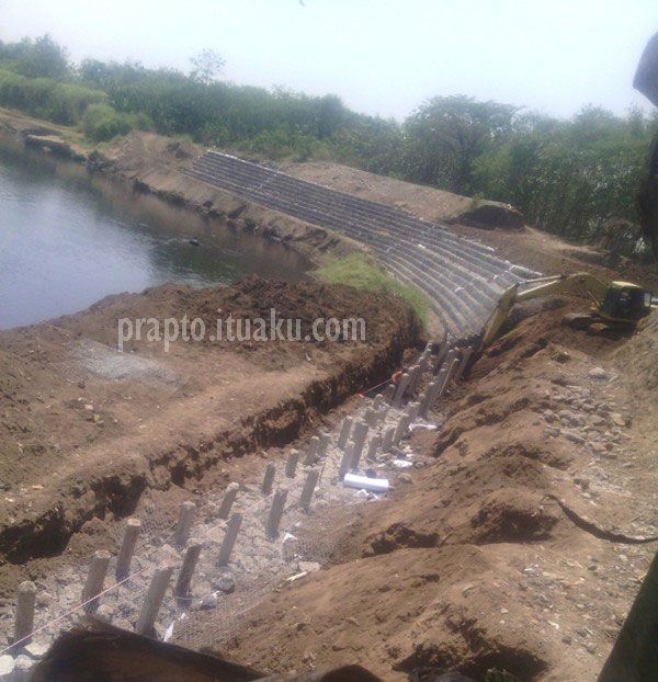 pembangunan tanggul bengawan solo masaran sragen foto progres pembangunan tanggul bengawan solo