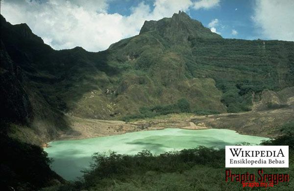 danau kawah gunung kelud Keindahan Danau Kawah Gunung Kelud