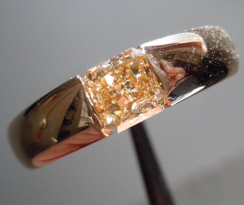 gent's ring with fancy brown yellow diamond