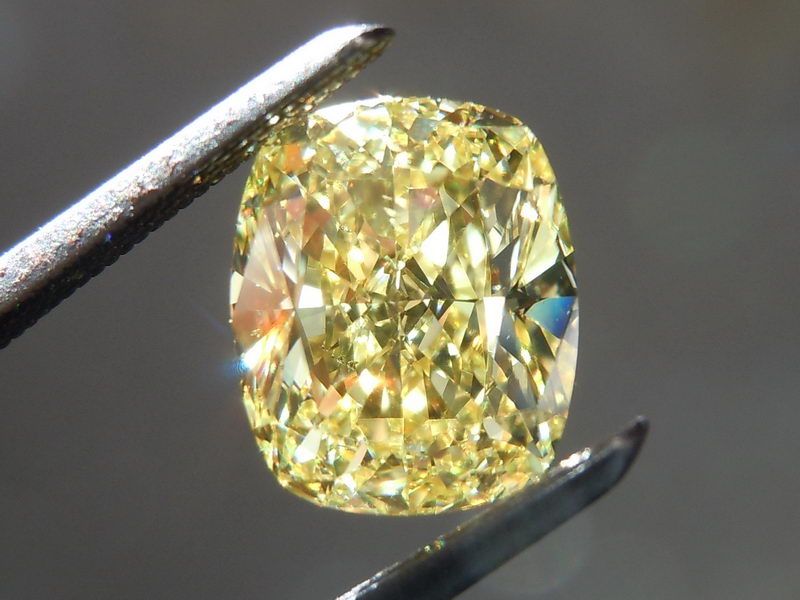 fancy intense yellow diamonds
