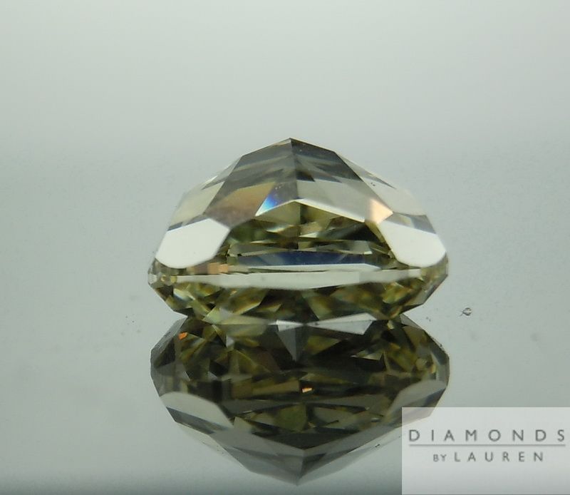 fancy light yellow diamond