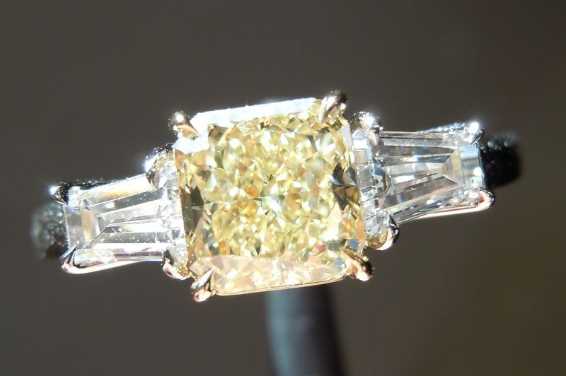 three stone diamond ring