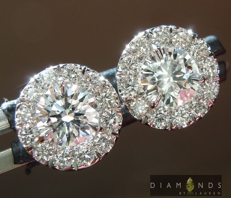 round briliant diamond earrings