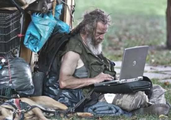 begger with laptop - Funny laptop