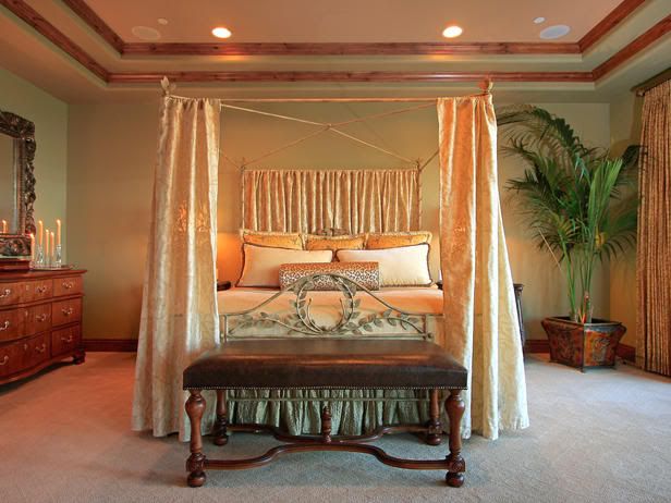 canopy bed with elegance drama - Dreamy Bedroom Sets