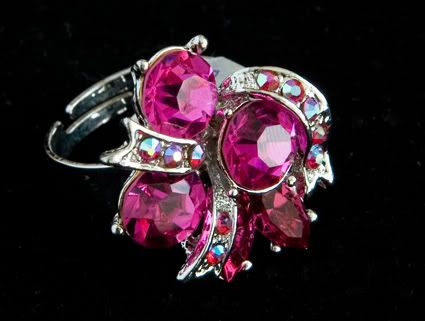 Ring art deco fuchsia web - Rings.................