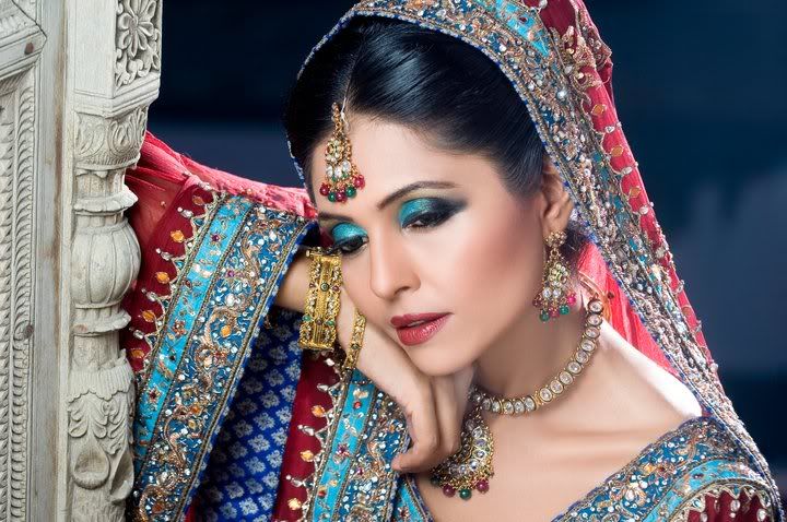 30276 10150156539700290 328968920289 12243220 7945979 n - Stunning Bridal Make Overs by Laiqa Hasan