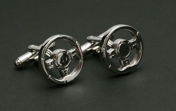 fashionable accessories 7 - Cuff links...