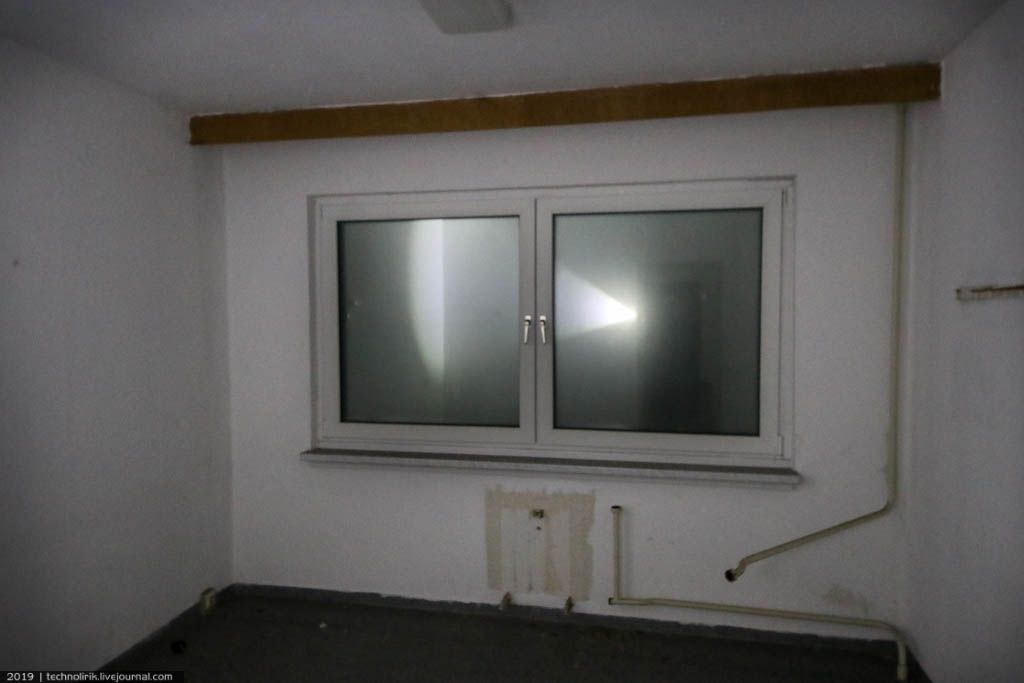 The only surviving window in the dormitories. By Alex Technolirik – LiveJournal @technolirik