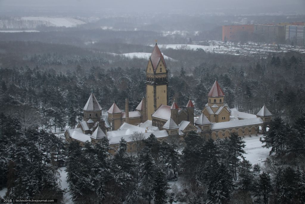 Заснеженный Лейпциг Германии, Лейпцига, Лейпциге, здание, города, район, монумента, трамвая, района, Лейпциг, котором, центре, Грюнау, крематория, этого, очень, можно, Солярисы, маршрут, после