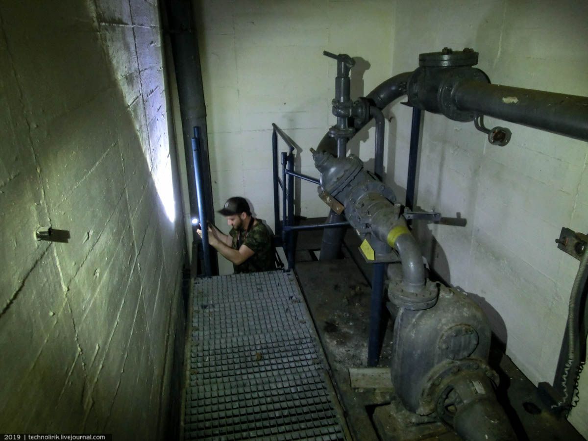 Топливохранилище Национальной армии ГДР под Берлином резервуара, внутри, этого, через, резервуар, место, резервуаров, метанола, время, очень, территории, цистерны, которая, месте, которой, можно, когда, объект, света, которые