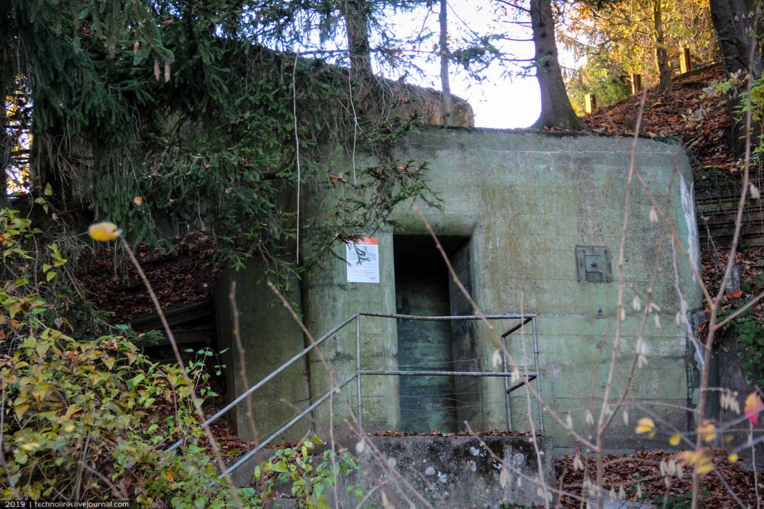 Festungsgürtel Kreuzlingen Festungsgürtel Kreuzlingen бункера, бункер, пояса, Кройцлингена, вокруг, можно, солдат, имеет, Швейцарии, укреплений, также, этого, бункеров, швейцарцы, линии, карте, противотанковые, время, заграждения, порядковый