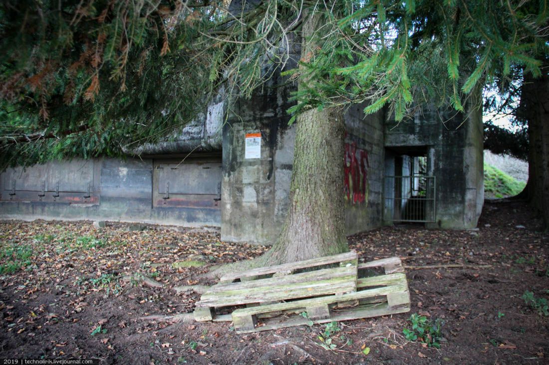 Festungsgürtel Kreuzlingen Festungsgürtel Kreuzlingen бункера, бункер, пояса, Кройцлингена, вокруг, можно, солдат, имеет, Швейцарии, укреплений, также, этого, бункеров, швейцарцы, линии, карте, противотанковые, время, заграждения, порядковый
