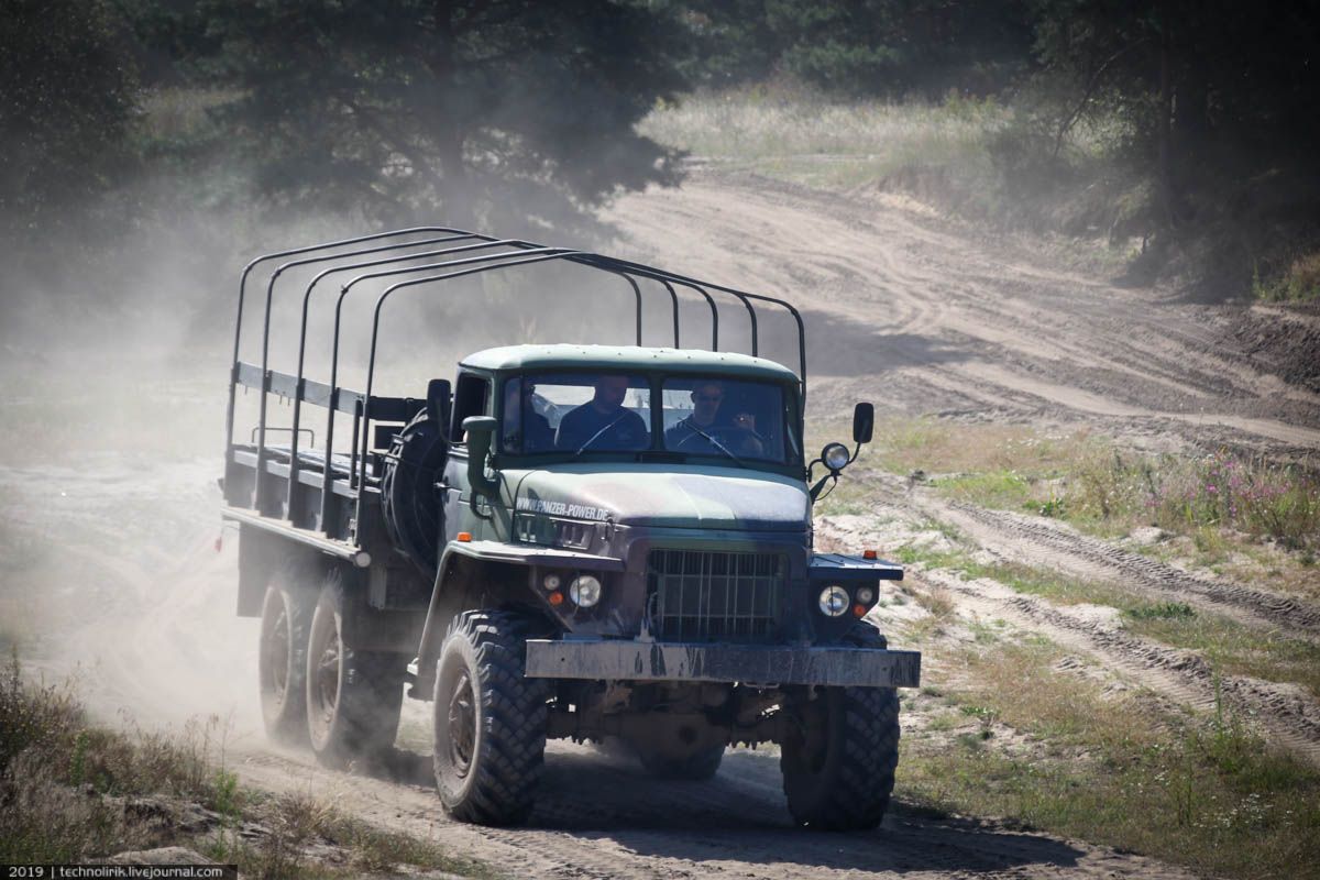Покатушки на БМП-1 в Мальвинкеле Покатушки на БМП-1 в Мальвинкеле машины, можно, место, боевой, который, машина, техники, десантного, будет, очень, оружия, машине, которые, покатушки, также, трассе, командира, Восточной, внутри, рулем