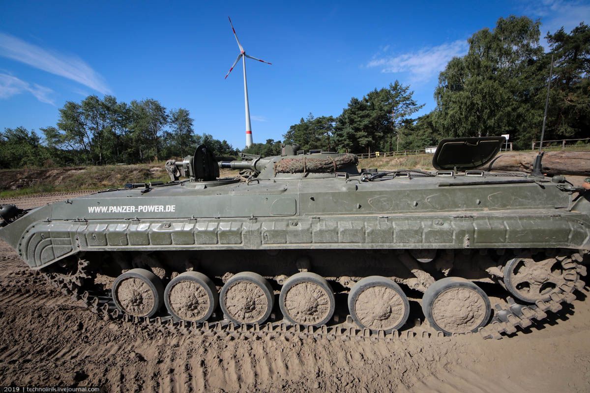 Покатушки на БМП-1 в Мальвинкеле Покатушки на БМП-1 в Мальвинкеле машины, можно, место, боевой, который, машина, техники, десантного, будет, очень, оружия, машине, которые, покатушки, также, трассе, командира, Восточной, внутри, рулем