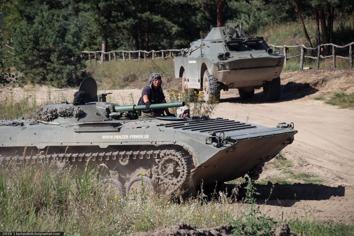Покатушки на БМП-1 в Мальвинкеле Покатушки на БМП-1 в Мальвинкеле машины, можно, место, боевой, который, машина, техники, десантного, будет, очень, оружия, машине, которые, покатушки, также, трассе, командира, Восточной, внутри, рулем