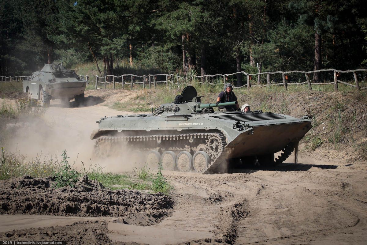 Покатушки на БМП-1 в Мальвинкеле Покатушки на БМП-1 в Мальвинкеле машины, можно, место, боевой, который, машина, техники, десантного, будет, очень, оружия, машине, которые, покатушки, также, трассе, командира, Восточной, внутри, рулем