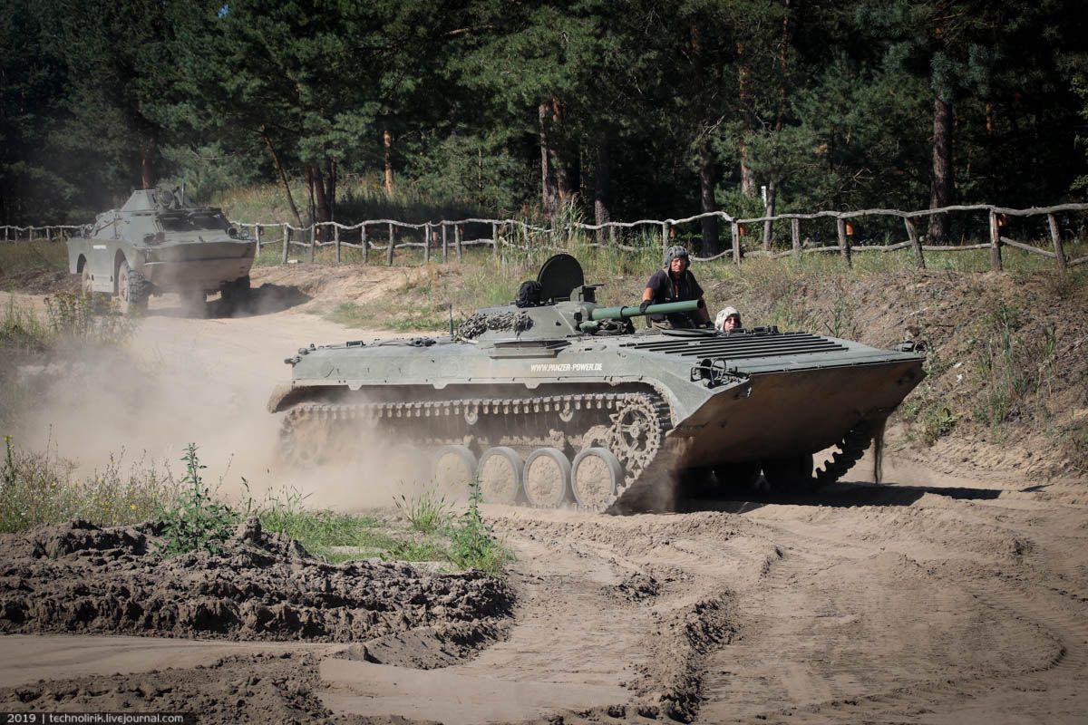 Покатушки на БМП-1 в Мальвинкеле машины, можно, место, боевой, который, машина, техники, десантного, будет, очень, оружия, машине, которые, покатушки, также, трассе, командира, Восточной, внутри, рулем