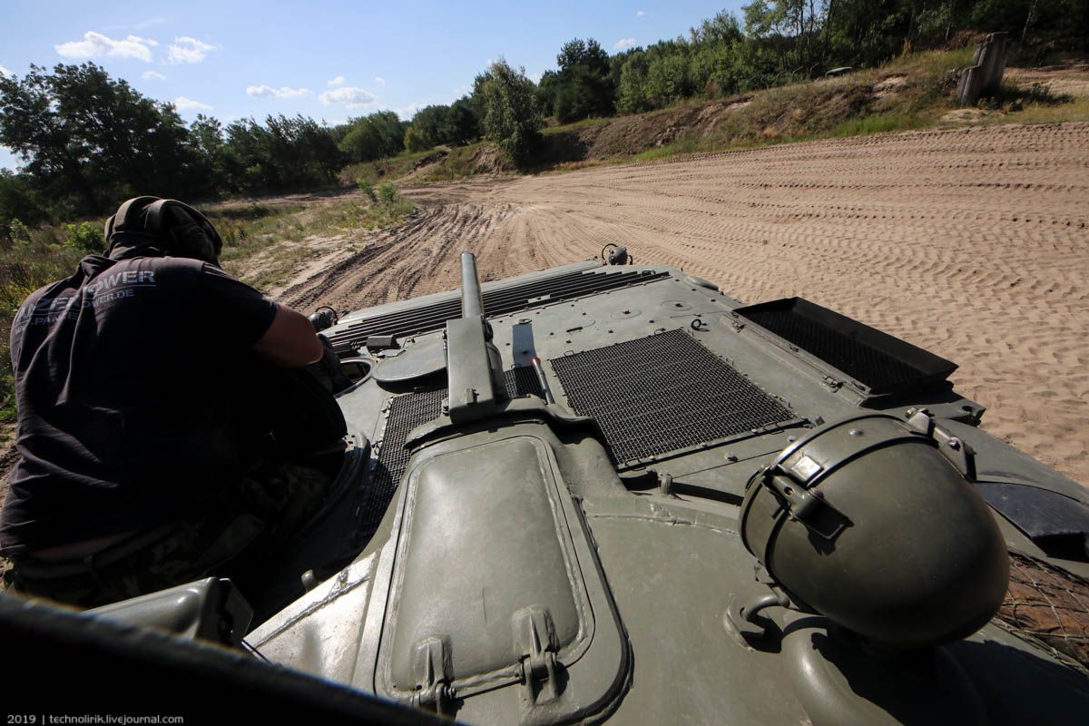 Покатушки на БМП-1 в Мальвинкеле Покатушки на БМП-1 в Мальвинкеле машины, можно, место, боевой, который, машина, техники, десантного, будет, очень, оружия, машине, которые, покатушки, также, трассе, командира, Восточной, внутри, рулем