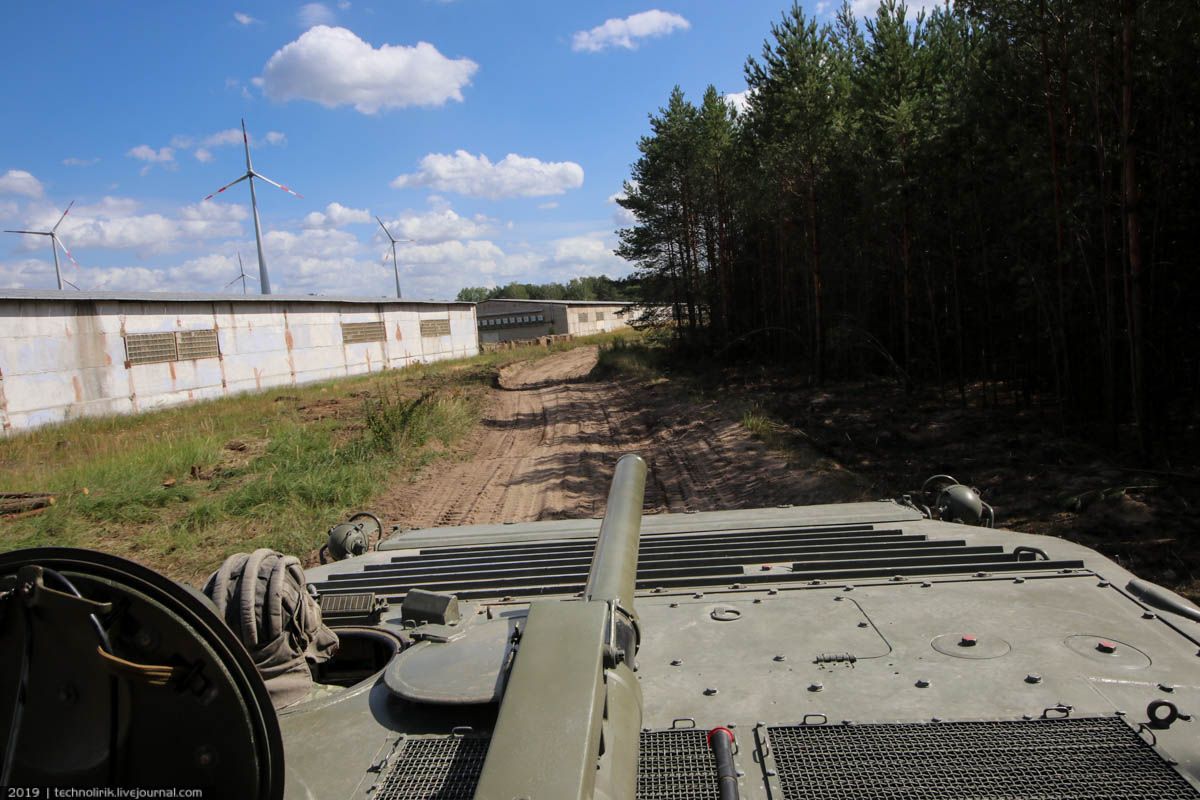 Покатушки на БМП-1 в Мальвинкеле Покатушки на БМП-1 в Мальвинкеле машины, можно, место, боевой, который, машина, техники, десантного, будет, очень, оружия, машине, которые, покатушки, также, трассе, командира, Восточной, внутри, рулем