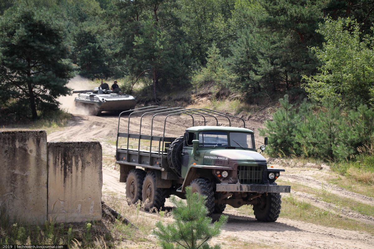 Покатушки на БМП-1 в Мальвинкеле Покатушки на БМП-1 в Мальвинкеле машины, можно, место, боевой, который, машина, техники, десантного, будет, очень, оружия, машине, которые, покатушки, также, трассе, командира, Восточной, внутри, рулем