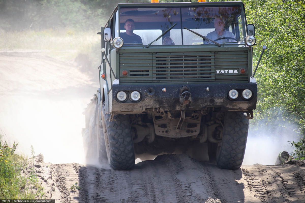 Покатушки на БМП-1 в Мальвинкеле Покатушки на БМП-1 в Мальвинкеле машины, можно, место, боевой, который, машина, техники, десантного, будет, очень, оружия, машине, которые, покатушки, также, трассе, командира, Восточной, внутри, рулем