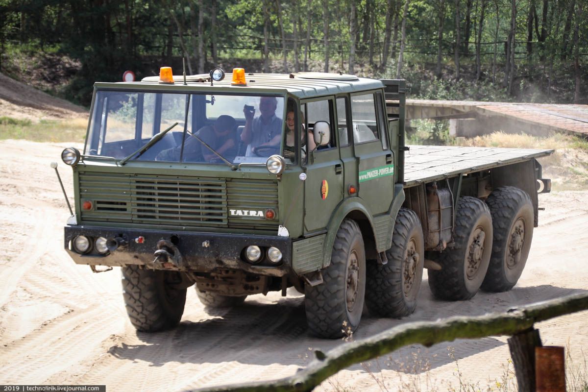 Покатушки на БМП-1 в Мальвинкеле Покатушки на БМП-1 в Мальвинкеле машины, можно, место, боевой, который, машина, техники, десантного, будет, очень, оружия, машине, которые, покатушки, также, трассе, командира, Восточной, внутри, рулем