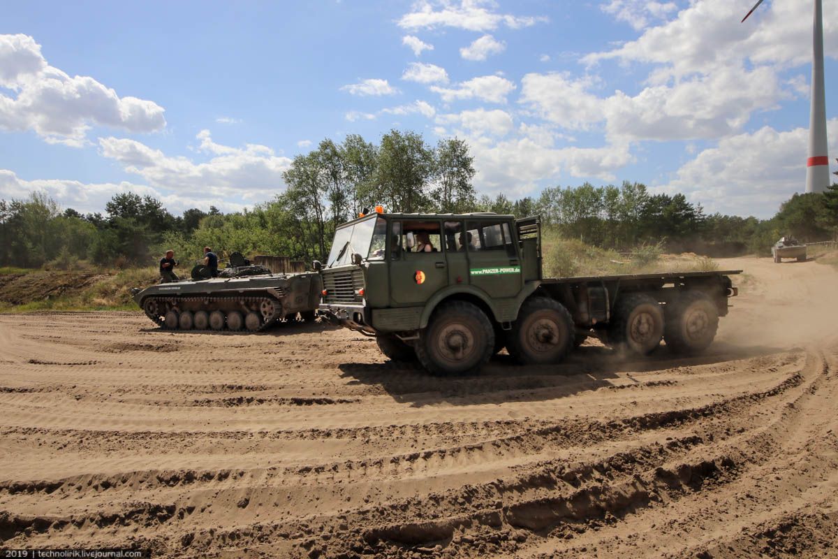 Покатушки на БМП-1 в Мальвинкеле Покатушки на БМП-1 в Мальвинкеле машины, можно, место, боевой, который, машина, техники, десантного, будет, очень, оружия, машине, которые, покатушки, также, трассе, командира, Восточной, внутри, рулем