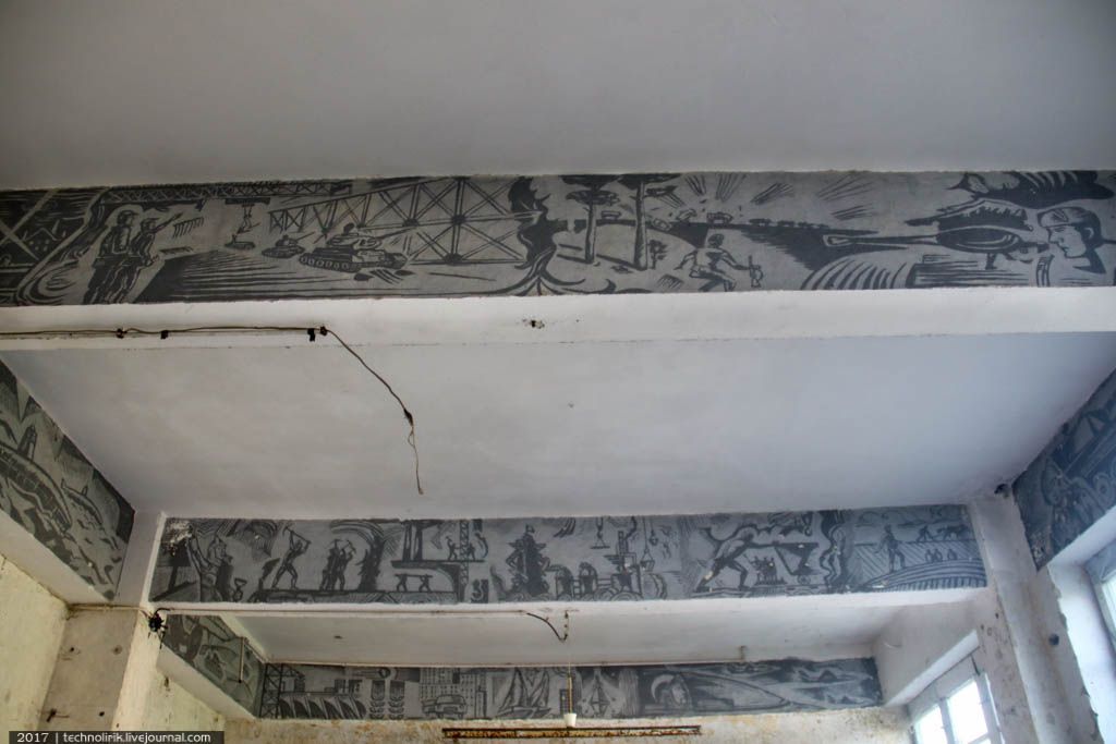 Close up of military frescoes. Author: Alex Technolirik – LiveJournal @technolirik