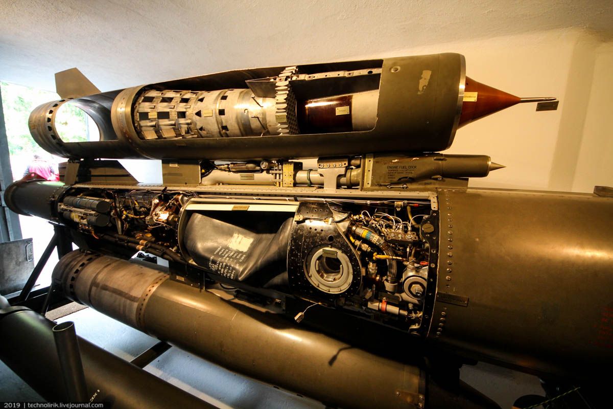 Bloodhound BL-64 - британские ракеты на защите швейцарского неба от советских бомбардировщиков Bloodhound BL-64 - британские ракеты на защите швейцарского неба от советских бомбардировщиков ракеты, управления, комплекса, Швейцарии, ракет, Bloodhound, двигателей, время, центр, этого, позиций, случае, также, бункер, системы, командный, ЗРК Bloodhound, позиции, которой, радара
