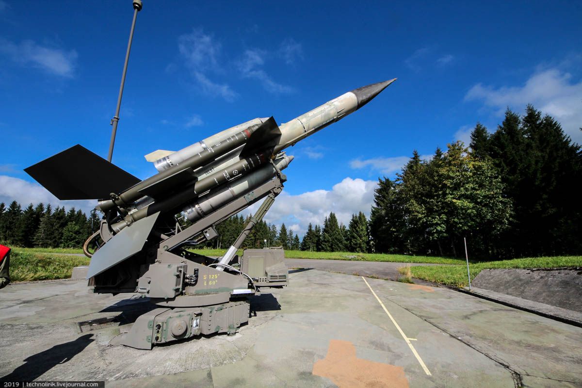 Bloodhound BL-64 - британские ракеты на защите швейцарского неба от советских бомбардировщиков ракеты, управления, комплекса, Швейцарии, ракет, Bloodhound, двигателей, время, центр, этого, позиций, случае, также, бункер, системы, командный, ЗРК Bloodhound, позиции, которой, радара