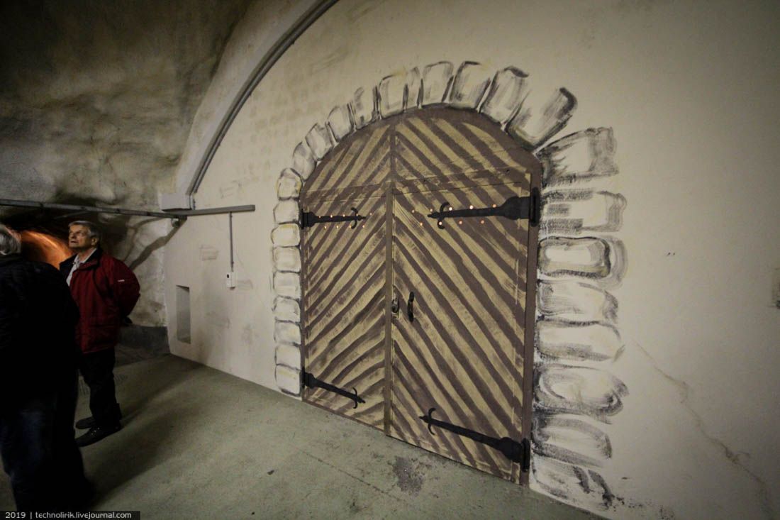 Festung Furggels - секретный город в скале (продолжение) Festung Furggels - секретный город в скале (продолжение) крепости, 150мм, орудий, стрельбы, которых, человек, орудия, управления, снарядов, пушки, объекта, пушек, арсенала, стене, комнаты, огнем, между, собой, 105мм, также