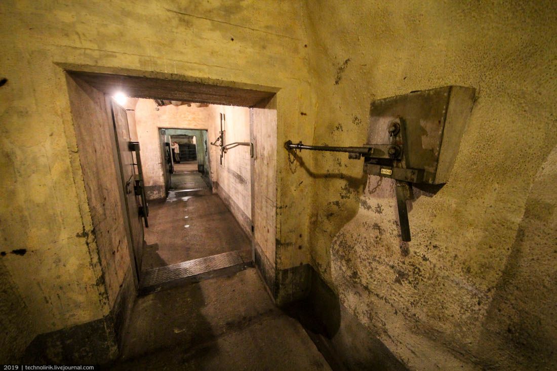 Festung Furggels - секретный город в скале (продолжение) Festung Furggels - секретный город в скале (продолжение) крепости, 150мм, орудий, стрельбы, которых, человек, орудия, управления, снарядов, пушки, объекта, пушек, арсенала, стене, комнаты, огнем, между, собой, 105мм, также