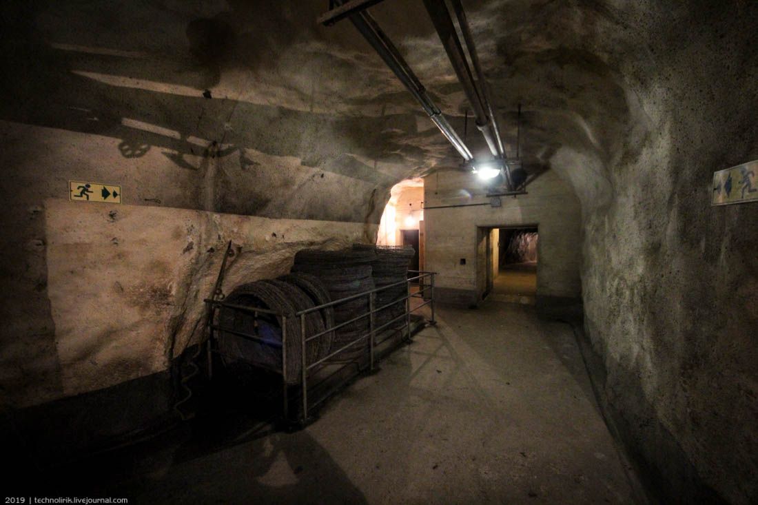 Festung Furggels - секретный город в скале (продолжение) Festung Furggels - секретный город в скале (продолжение) крепости, 150мм, орудий, стрельбы, которых, человек, орудия, управления, снарядов, пушки, объекта, пушек, арсенала, стене, комнаты, огнем, между, собой, 105мм, также
