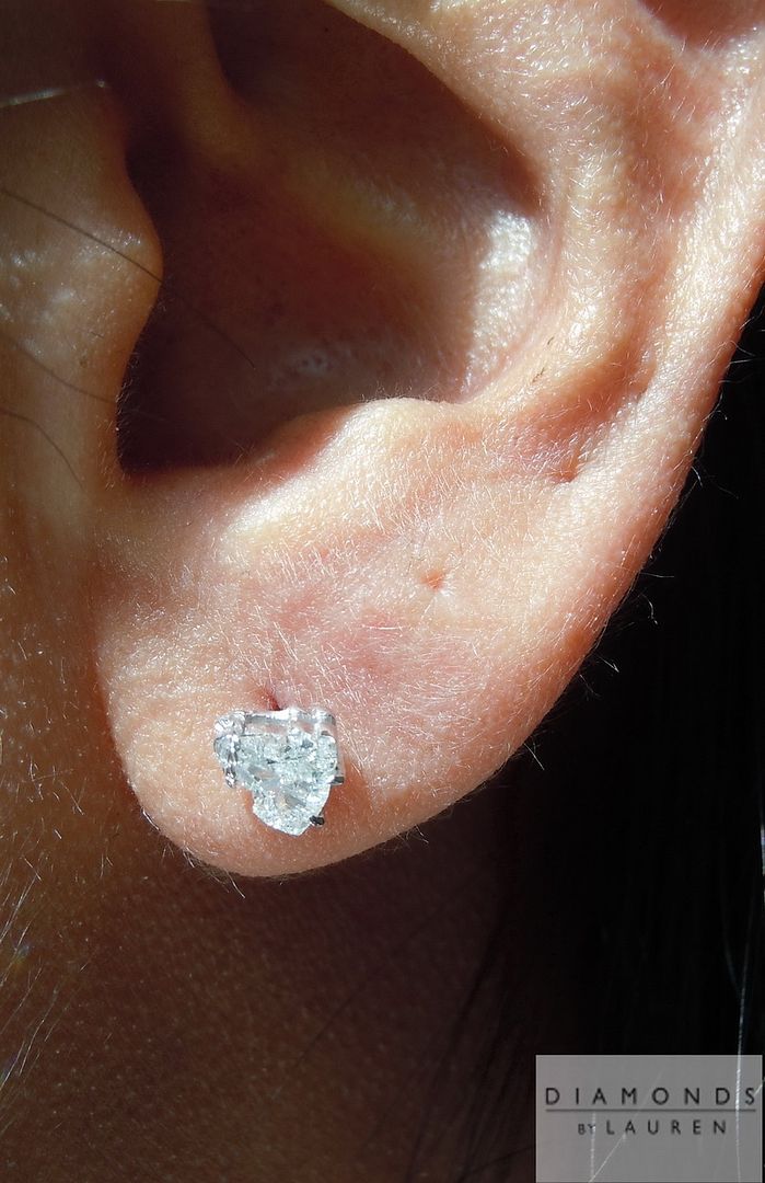colorless horse head diamond